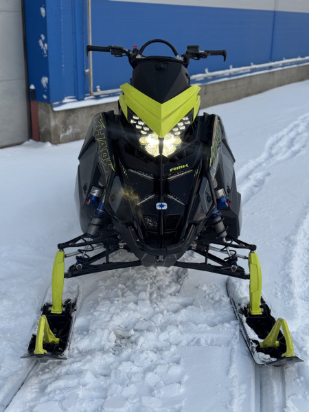 Горный снегоход Polaris  Boost Matryx Slash 155