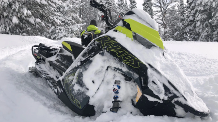 Горный снегоход Polaris  Boost Matryx Slash 155 Горный снегоход Polaris  Boost Matryx Slash 155