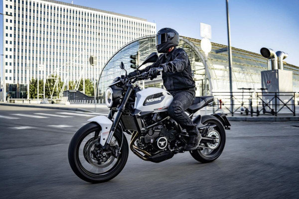 Мотоцикл Moto Morini Seiemmezzo STR