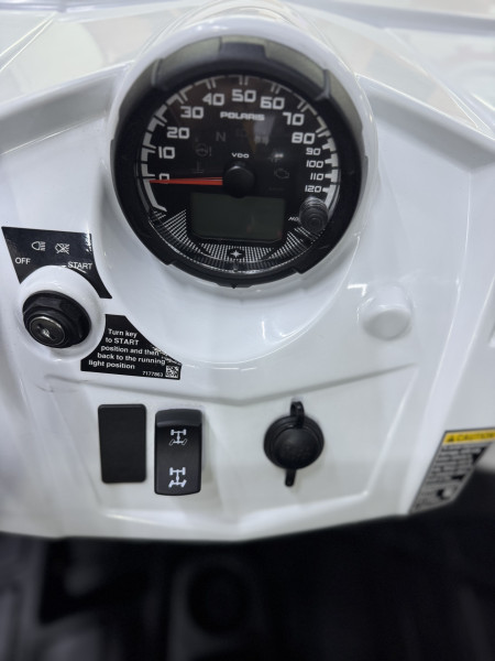 Багги  Polaris RZR 570