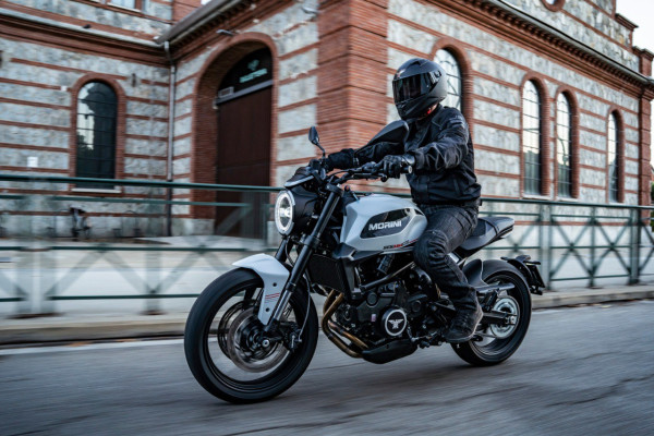 Мотоцикл Moto Morini Seiemmezzo STR